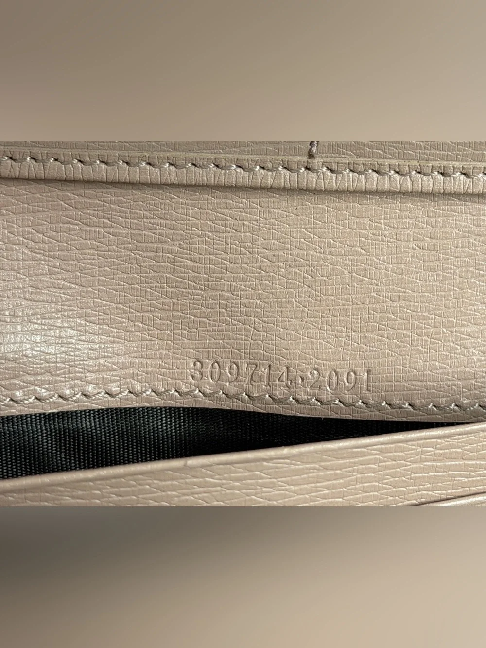Gucci Old Rose Leather Interlocking G Continental Wallet